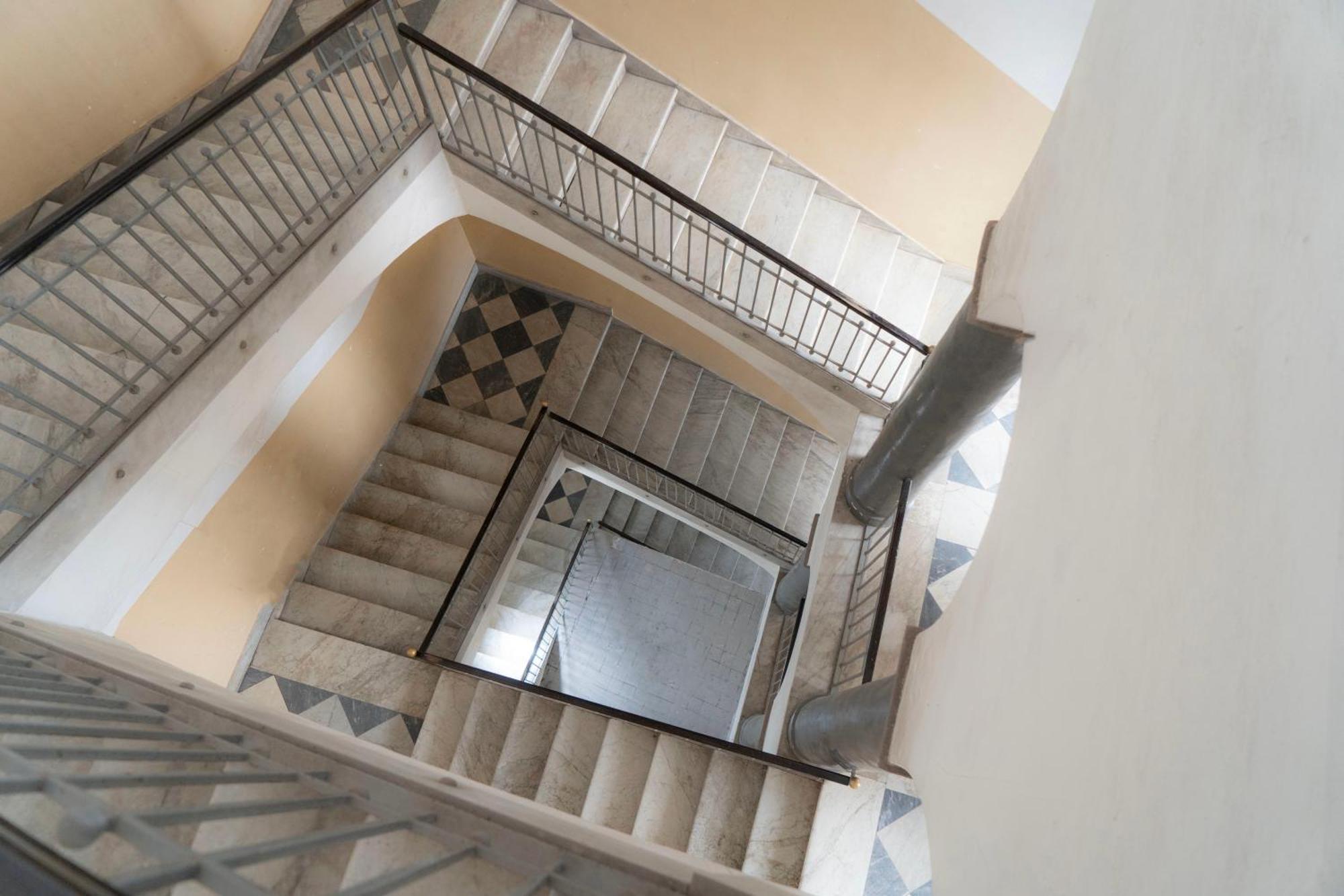 Etna Timeo In Baroque Building *