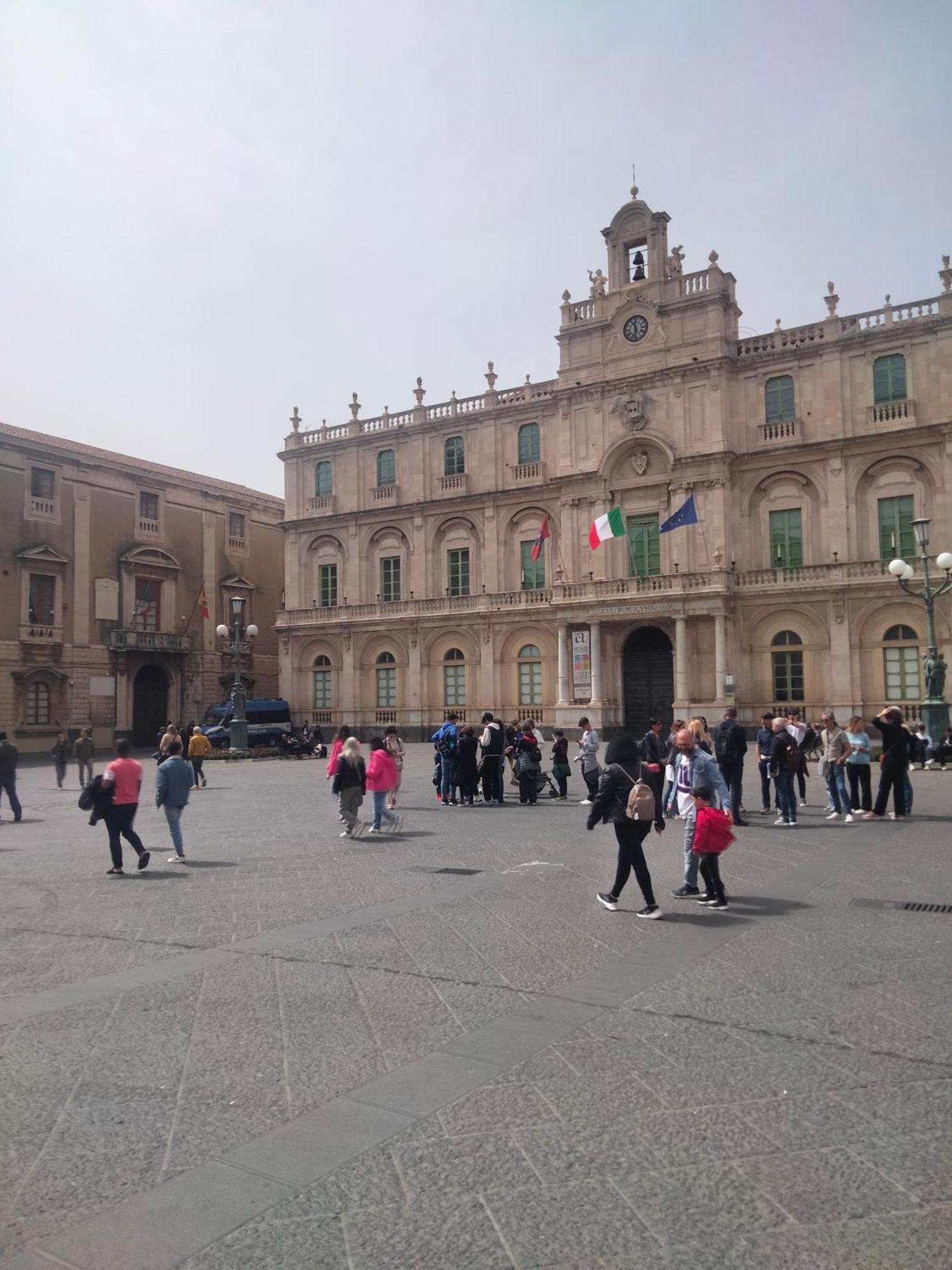 Etna Timeo In Baroque Building *